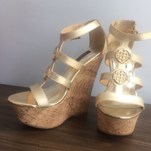 Dollhouse Shoes - Gold strapped wedge